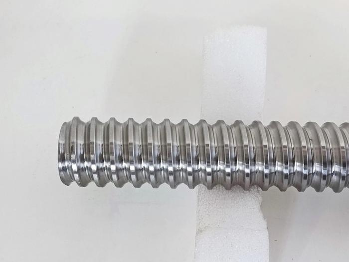 Geschliffener Präzisions Kugelgewindetrieb, D40 mm, 860 mm, Steinmeyer, neu