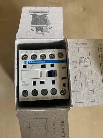 Stycznik pomocniczy 10A 3Z 1R 24V AC CA2KN31B7