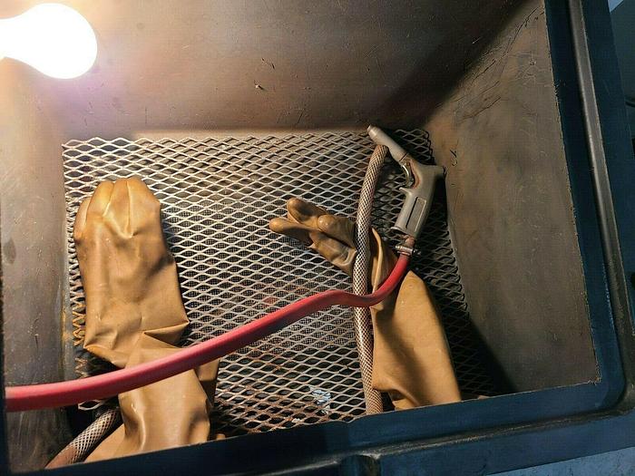 Used Cyclone Bench Top Sandblast Blasting System Glass Bead Not Sand