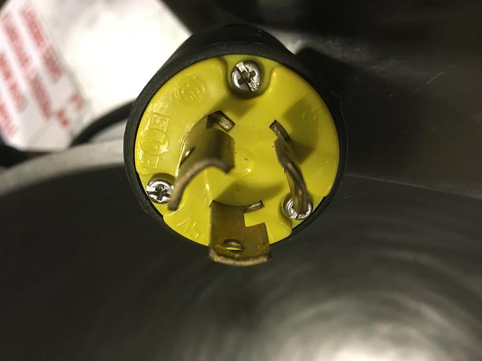 Used GROEN DH-60, 60 GAL STAINLESS STEEL TILTING NATURAL GAS STEAM KETTLE (#724)