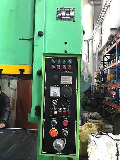 Used 250 tons Press Trimming Richter PED250