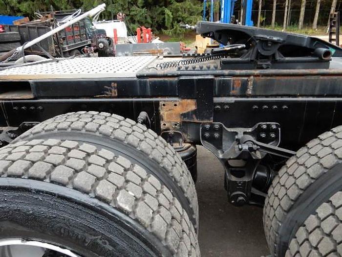 Used 14' Kybato AR-500 Quick Change Box with Kybato Quick Change 5th Wheel Plate & Aluminum headache rack