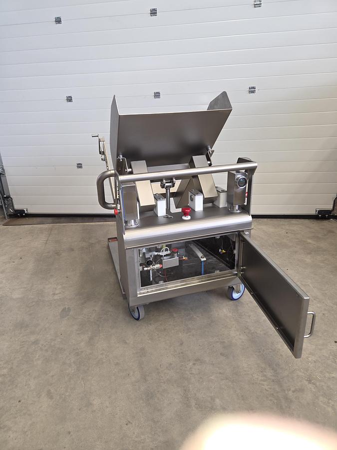 Normwagen Kipper mit Batterie Antrieb