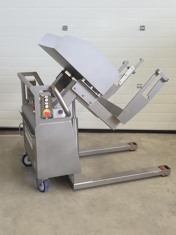 Normwagen Kipper mit Batterie Antrieb