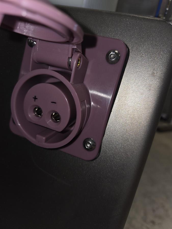 Normwagen Kipper mit Batterie Antrieb