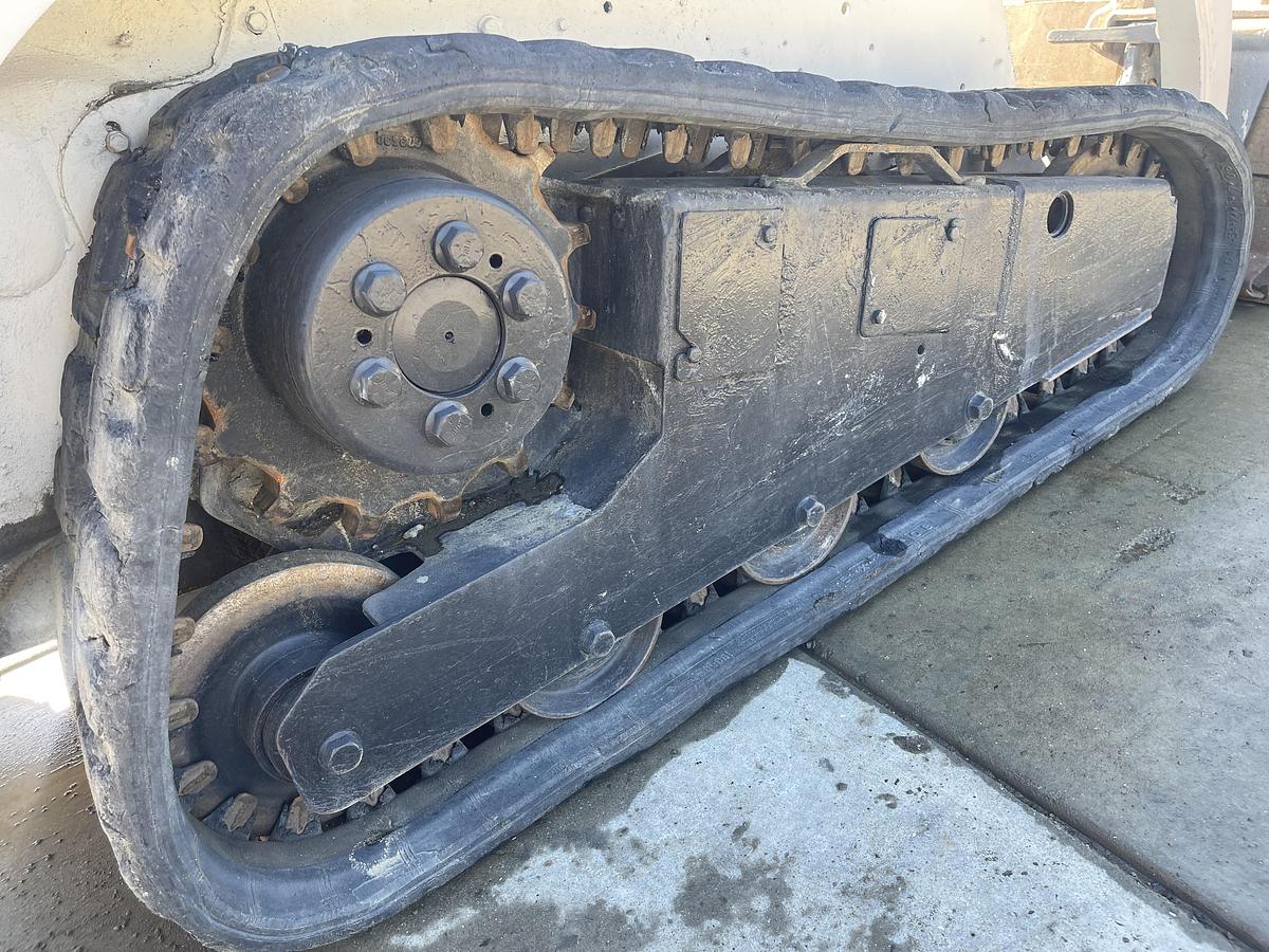 Used 2007 Bobcat T140