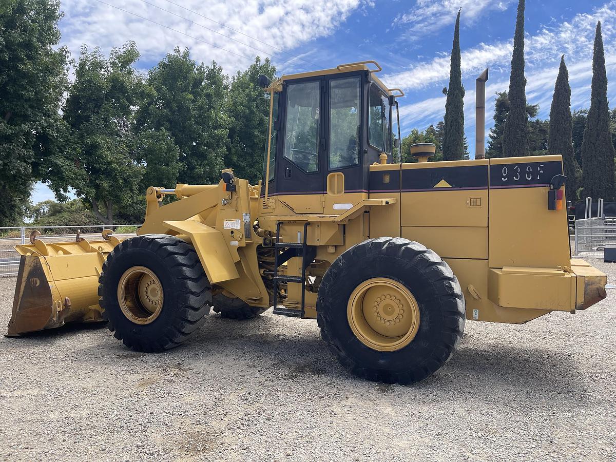 Used 1997 CAT 938F