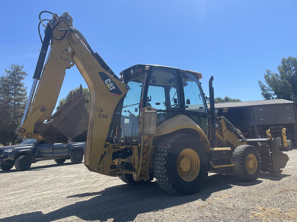 Used 2014 CAT 420F it