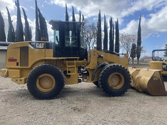 Used 2010 Cat 938Hz