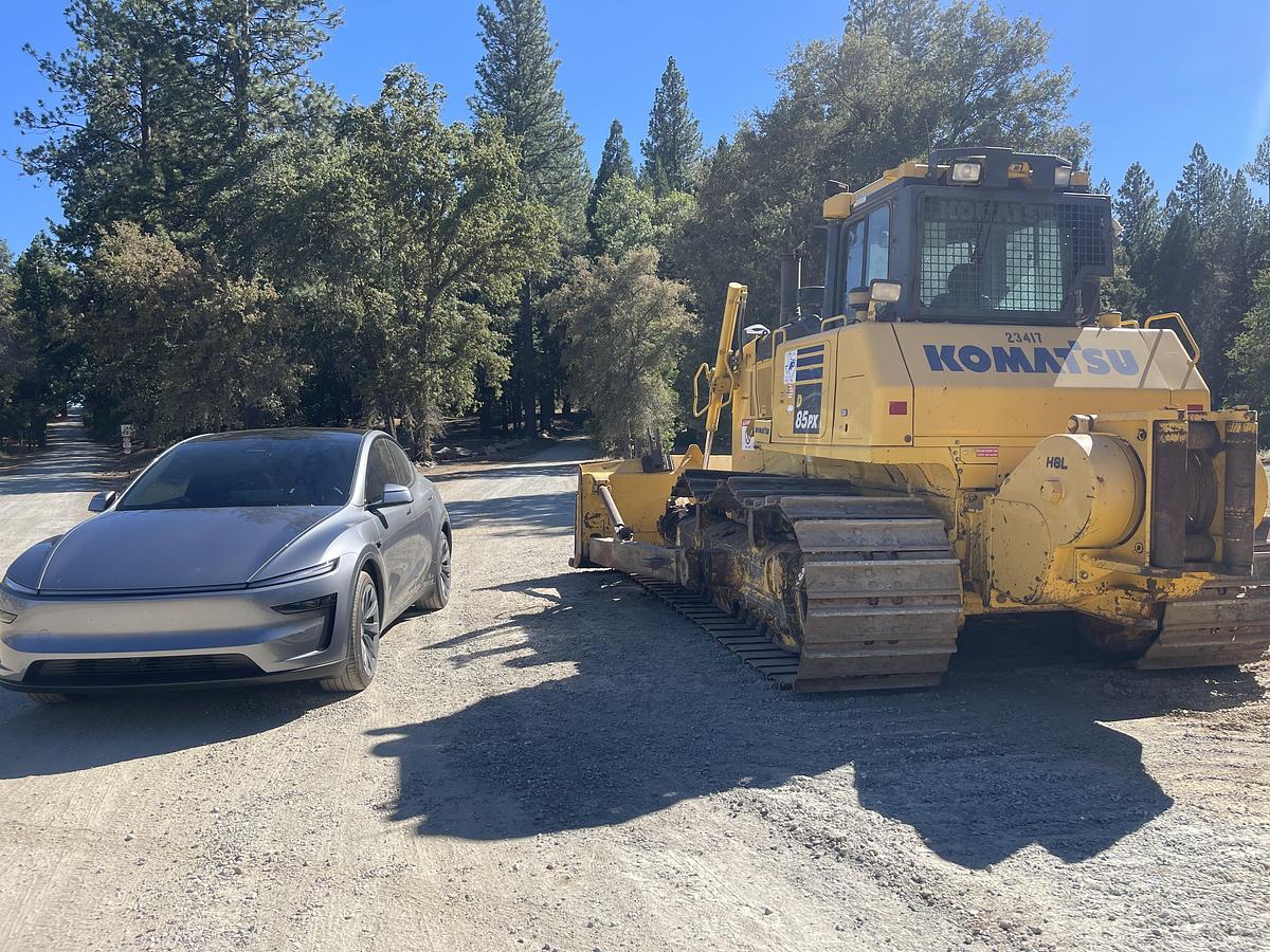 Used 2021 Komatsu D85PX-18