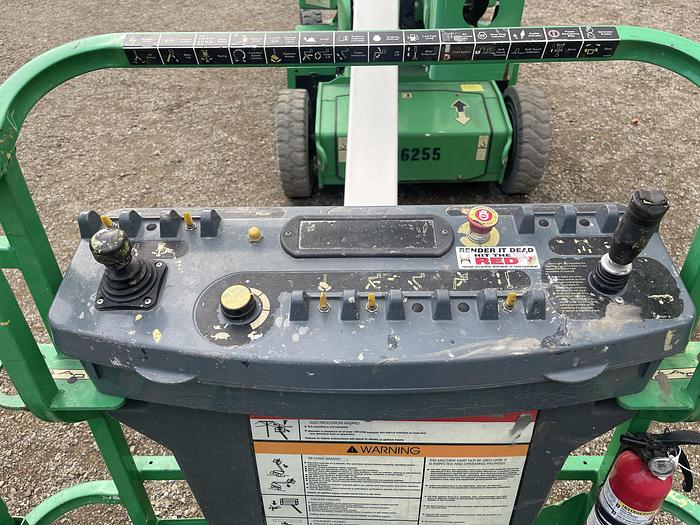 Used 2014 JLG E400AN 2WD 40FT