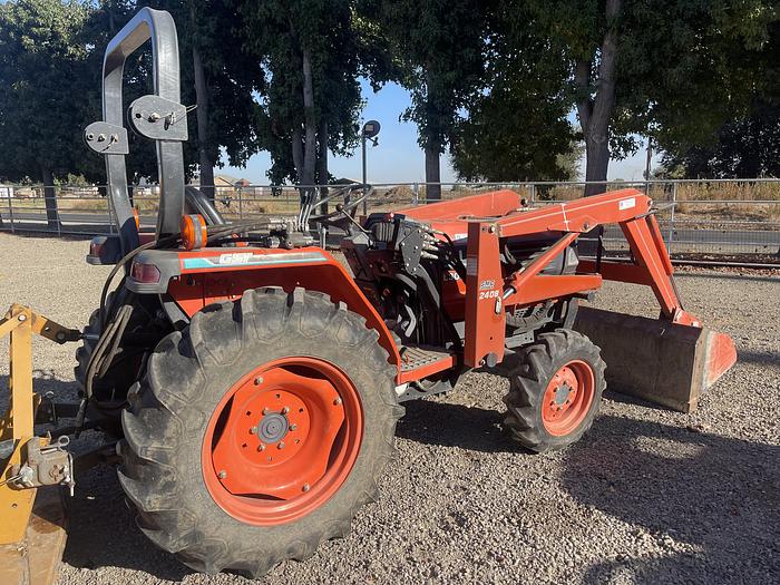 Used 2001 Kubota L3010