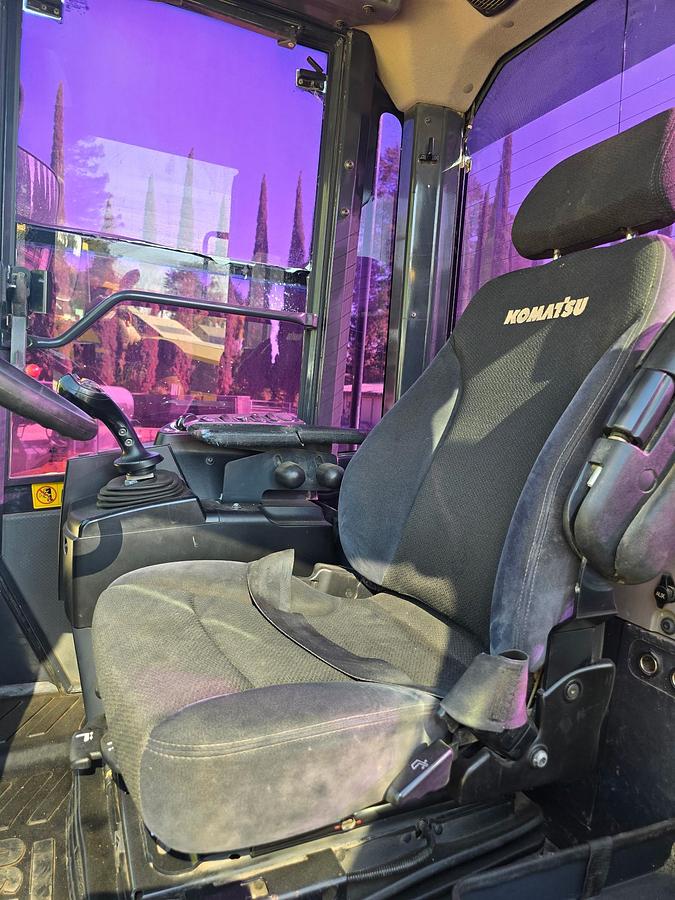 Used 2018 Komatsu WA320-8