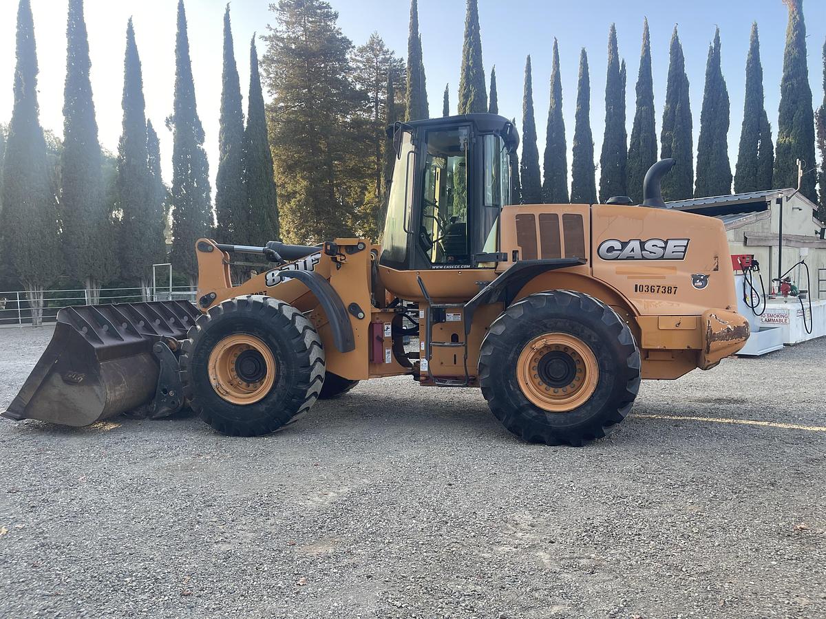 Used 2015 Case 821F