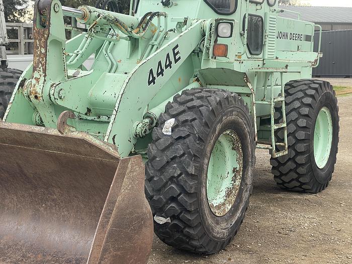 Used 1990 John Deere 444E