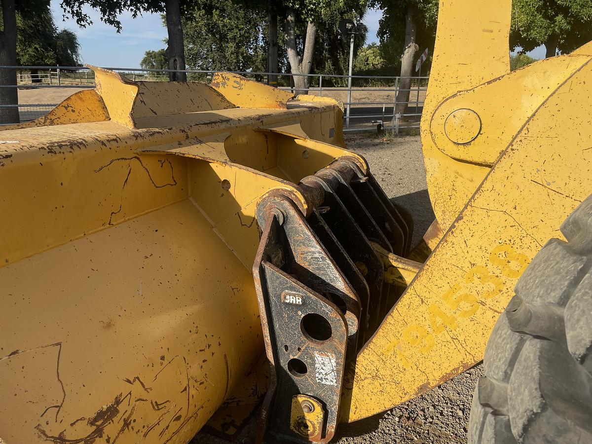 Used 2018 Komatsu WA380-8