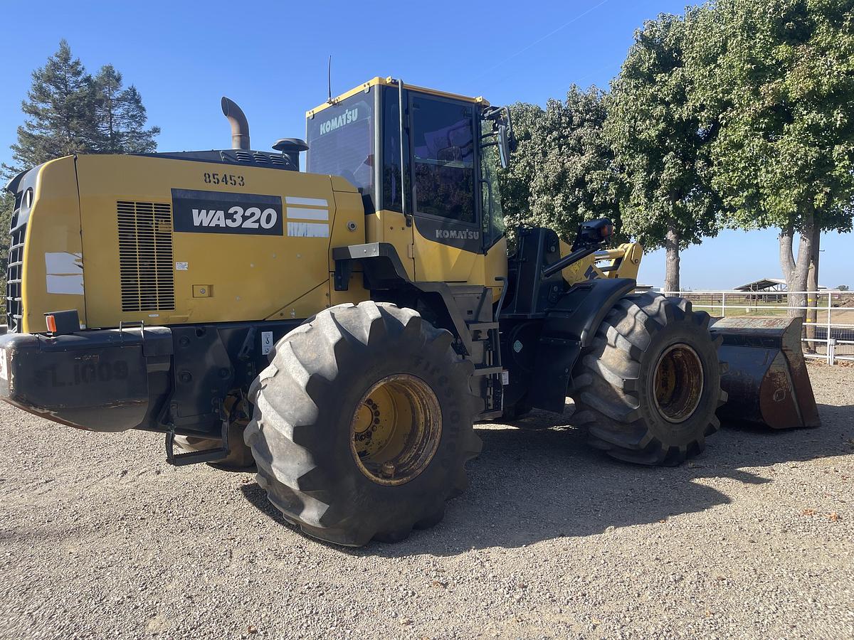 Used 2018 Komatsu WA320-8