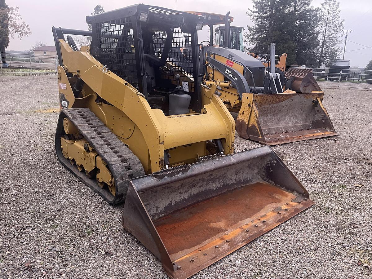 Used 2013 CAT 259B3