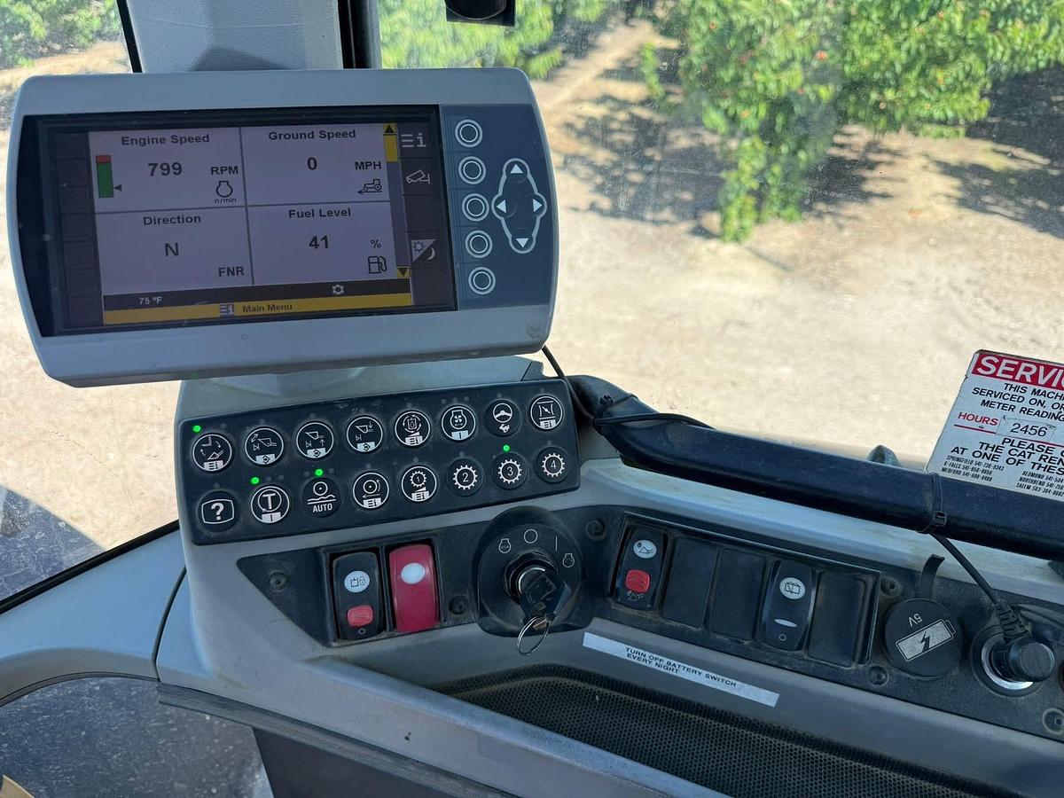 Used 2014 Cat 930K