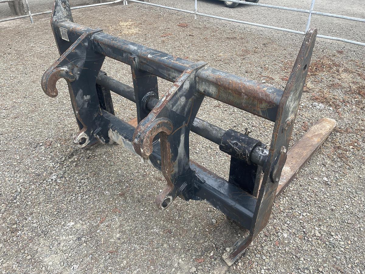 Used 2018 JRB Heavy Duty 60" Forks