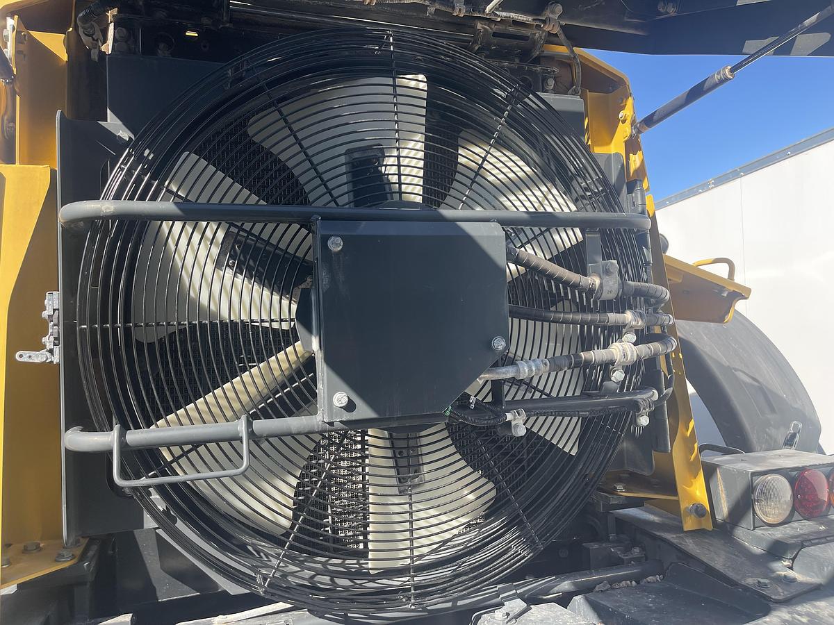 Used 2018 Komatsu WA380-8