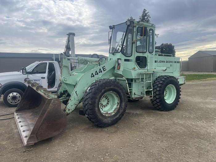 Used 1990 John Deere 444E