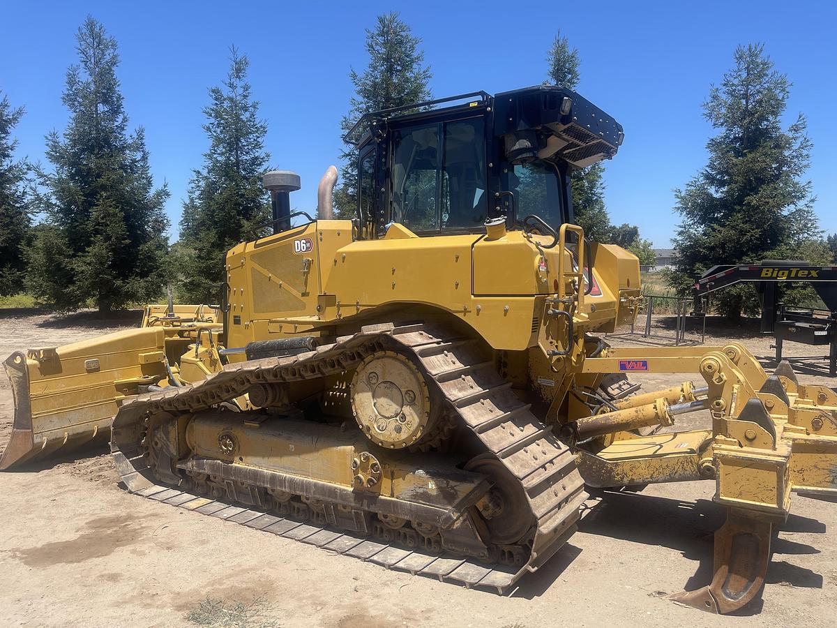 Used 2020 Cat D6