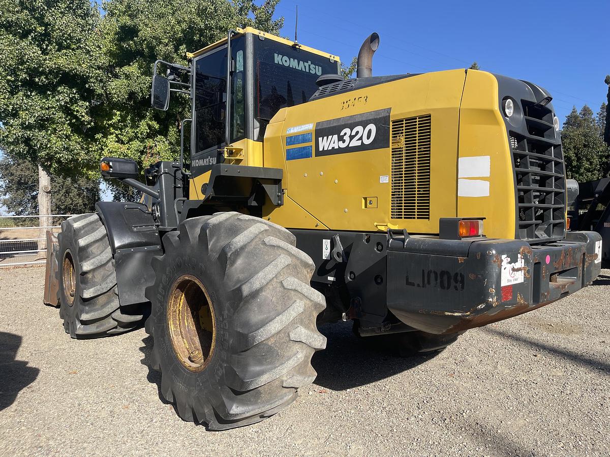 Used 2018 Komatsu WA320-8