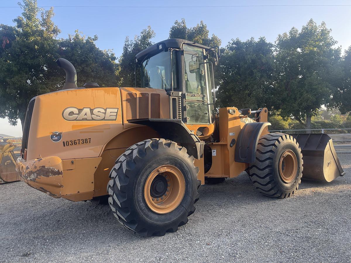 Used 2015 Case 821F