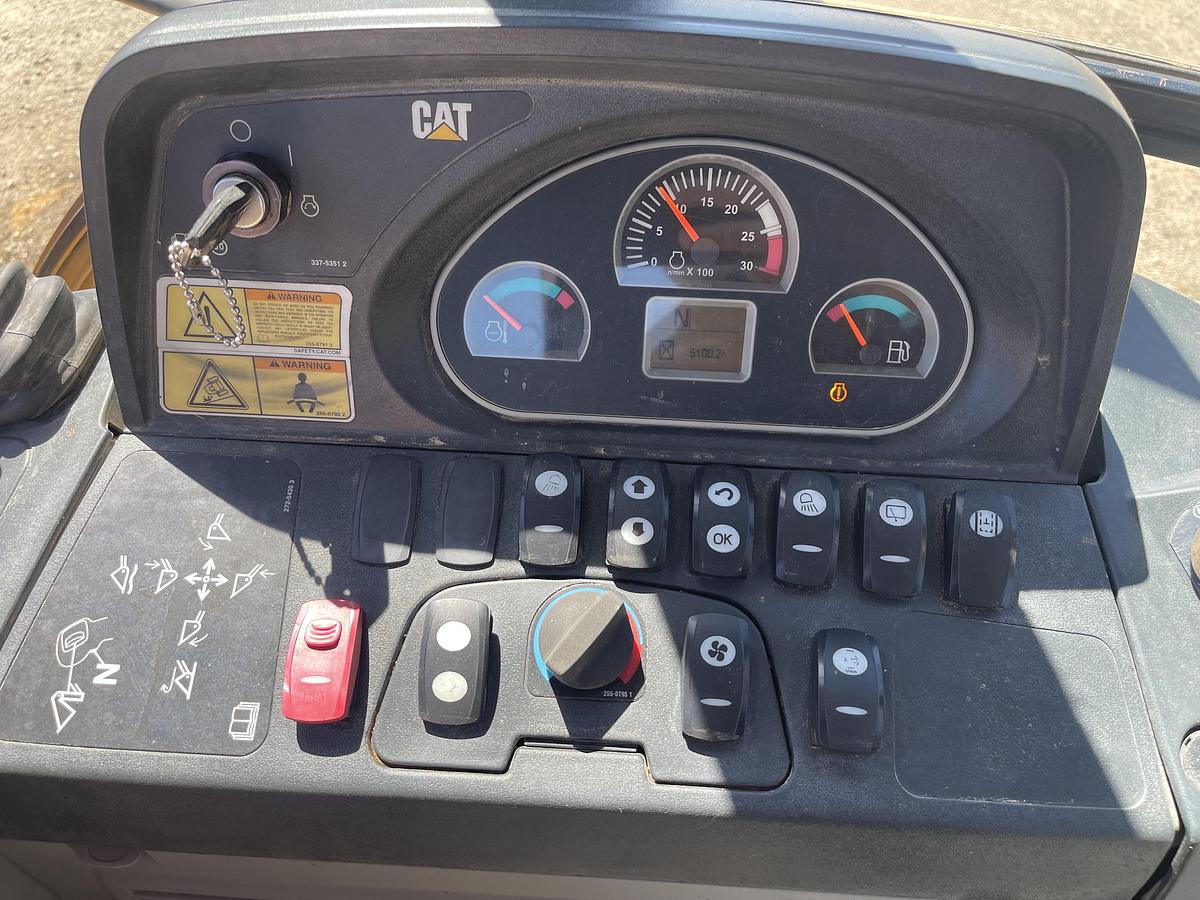 Used 2014 CAT 420F it