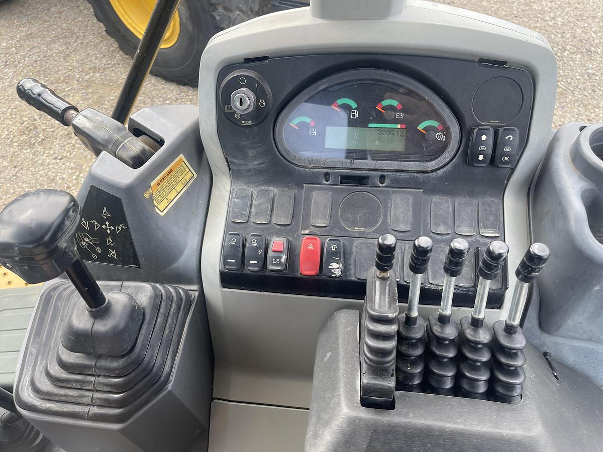 Used 2017 CAT 415F2 IL