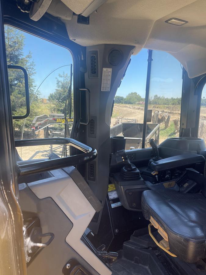 Used 2020 Cat D6