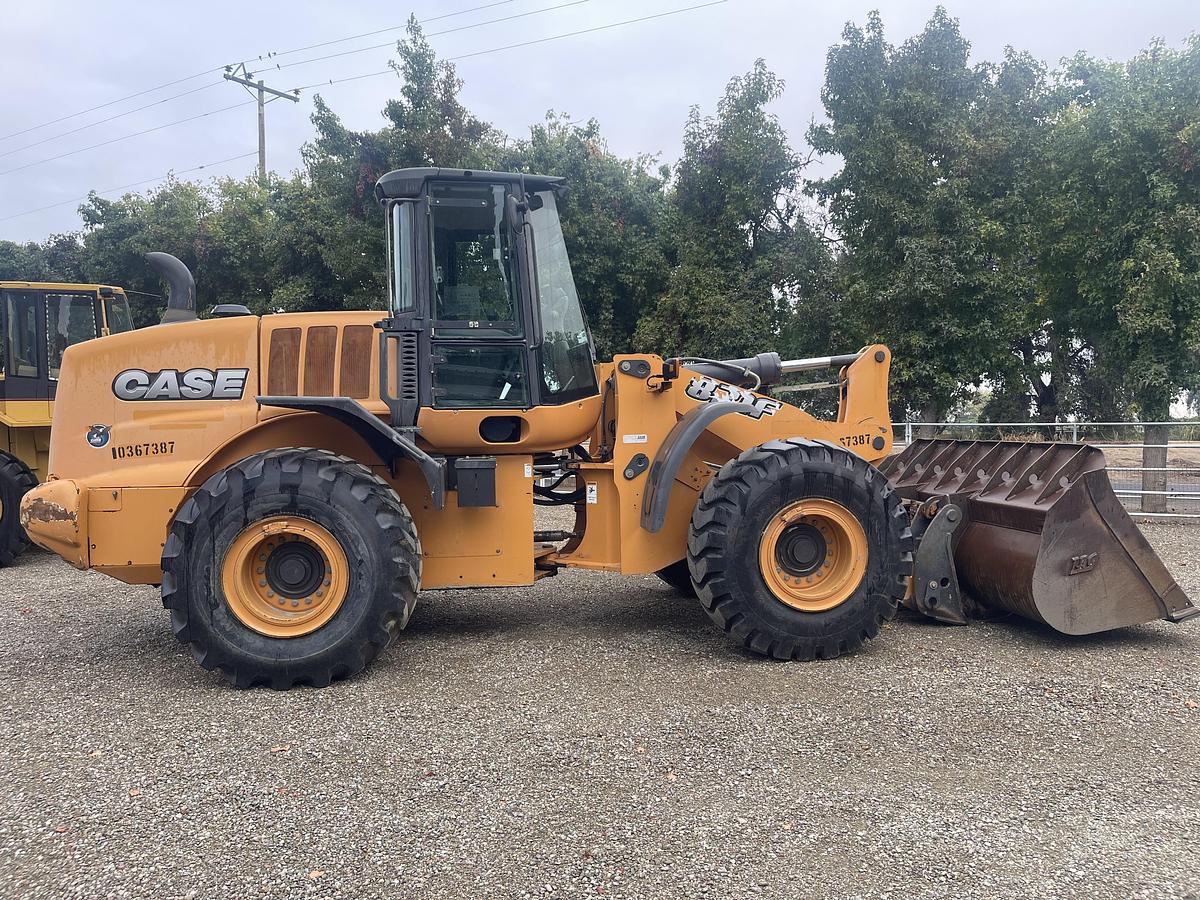 Used 2015 Case 821F
