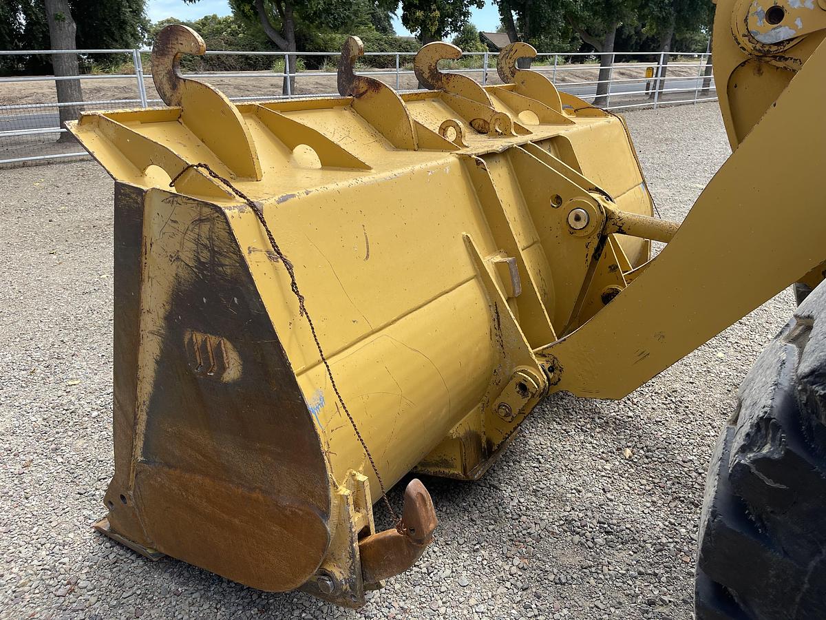 Used 1997 CAT 938F