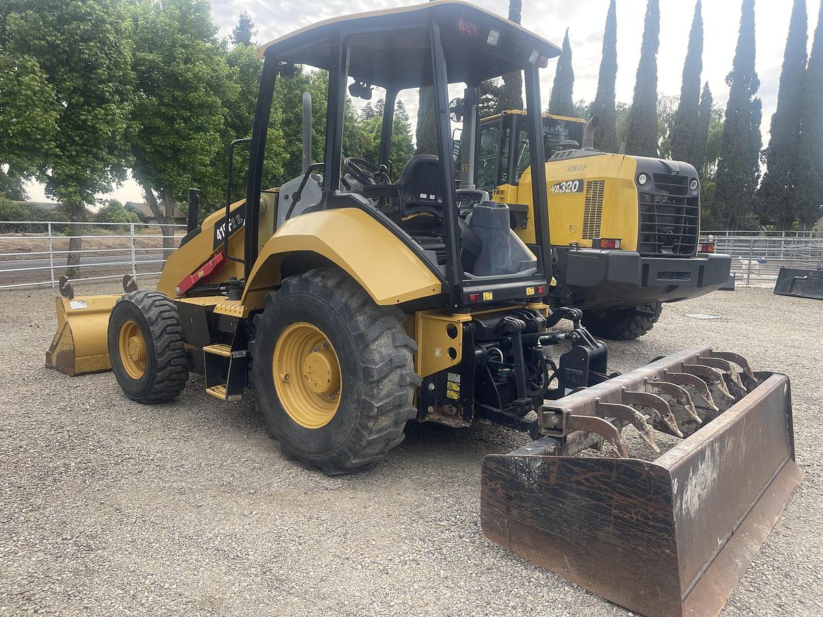 Used 2017 CAT 415F2 IL