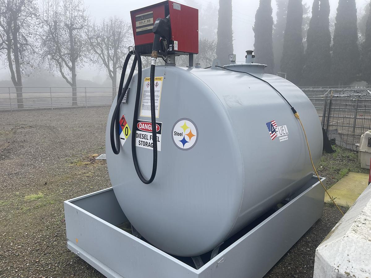 2025 4Fuel Steel Tank 830 gal disesl
