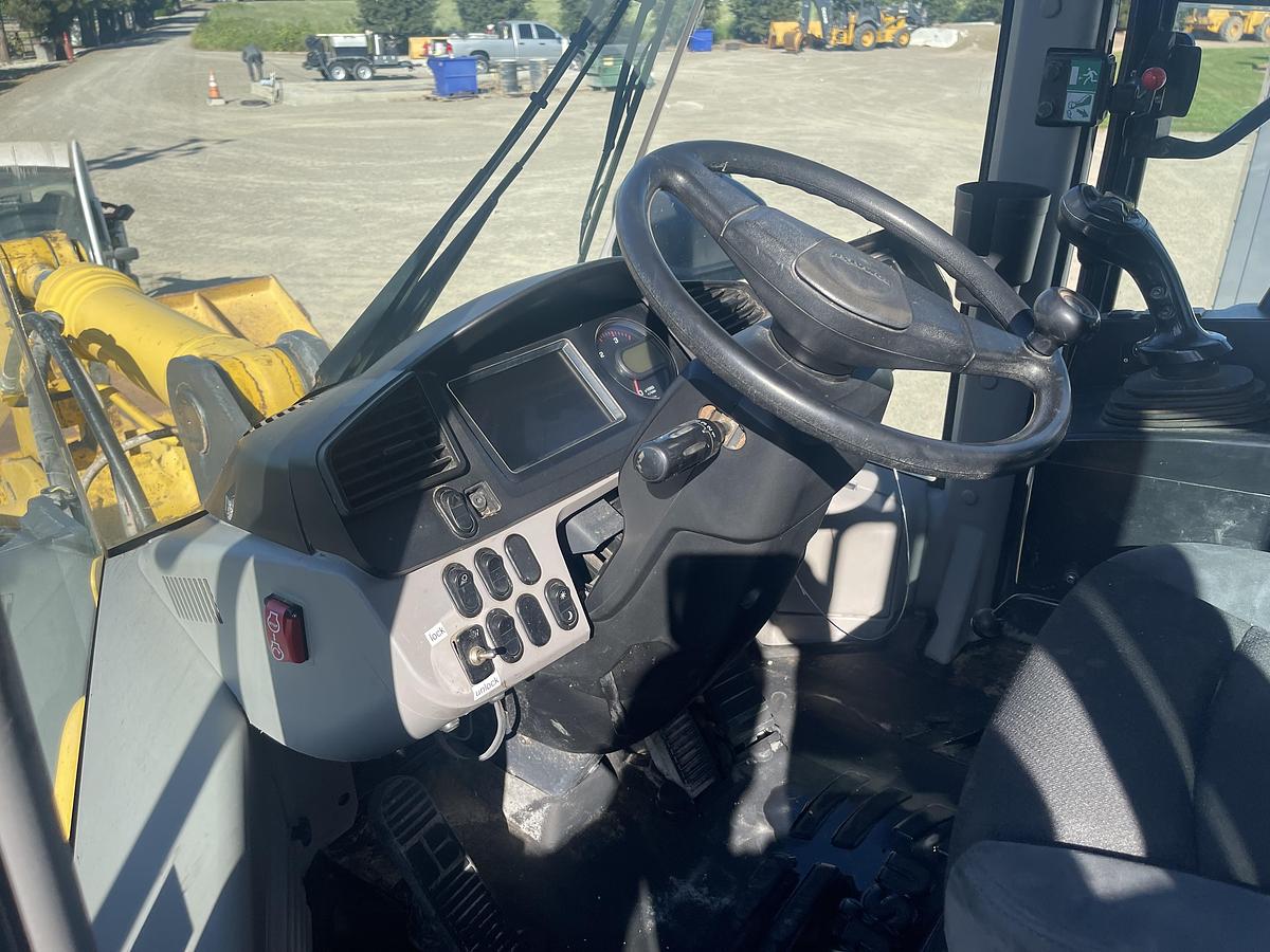Used 2018 Komatsu WA380-8
