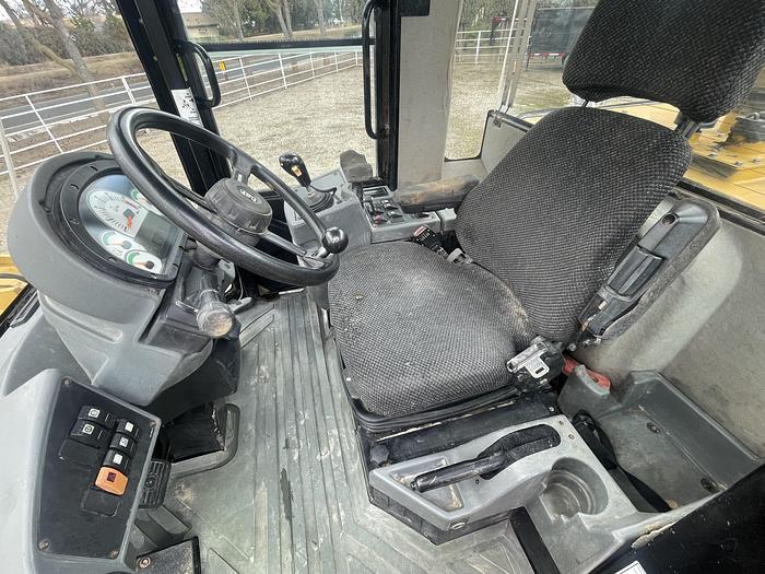 Used 2010 Cat 938Hz