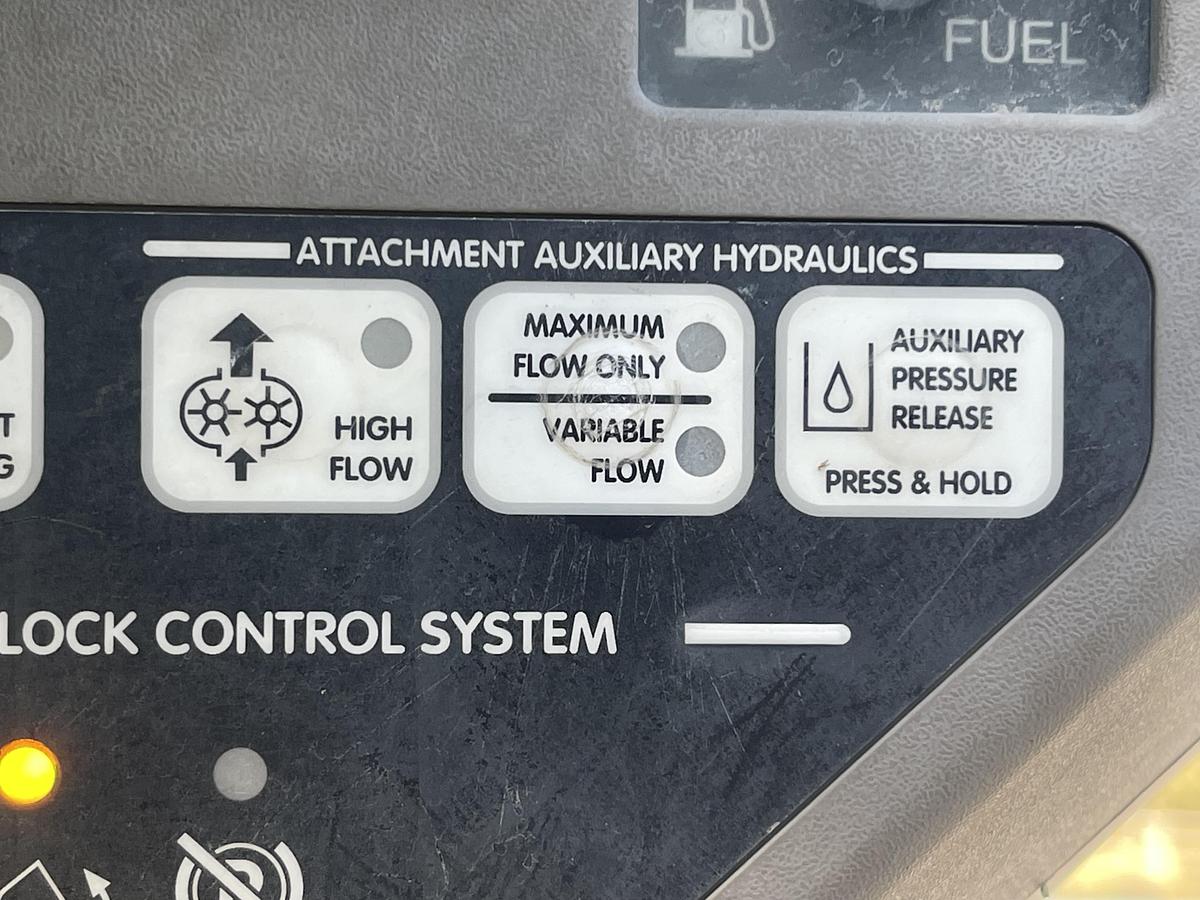 Used 2007 Bobcat T140