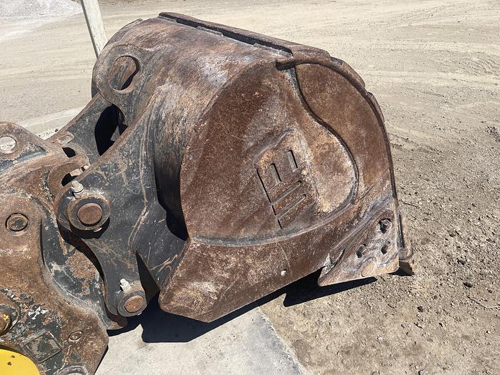 Used 2014 Komatsu PC138 USLC-10