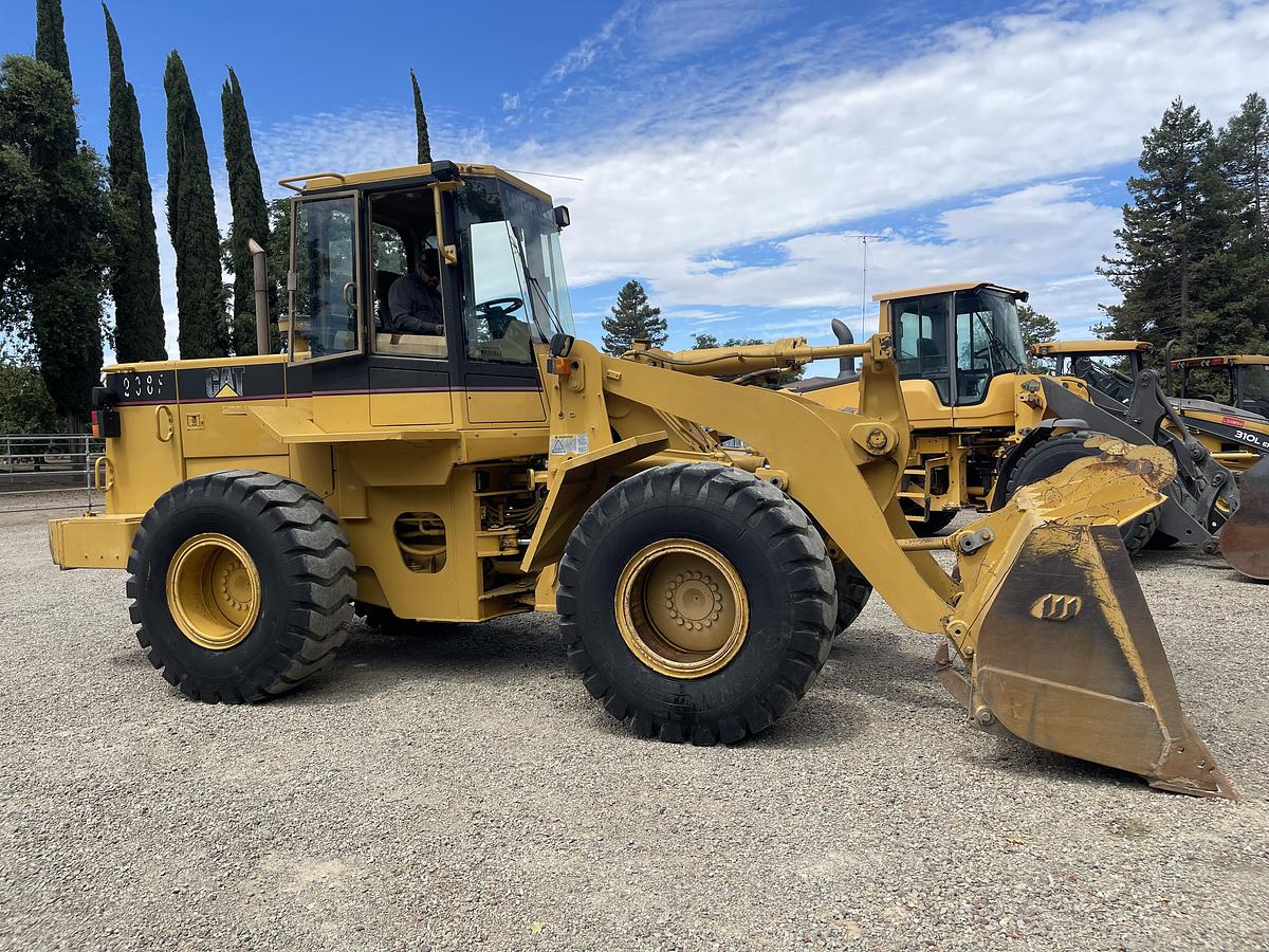 Used 1997 CAT 938F