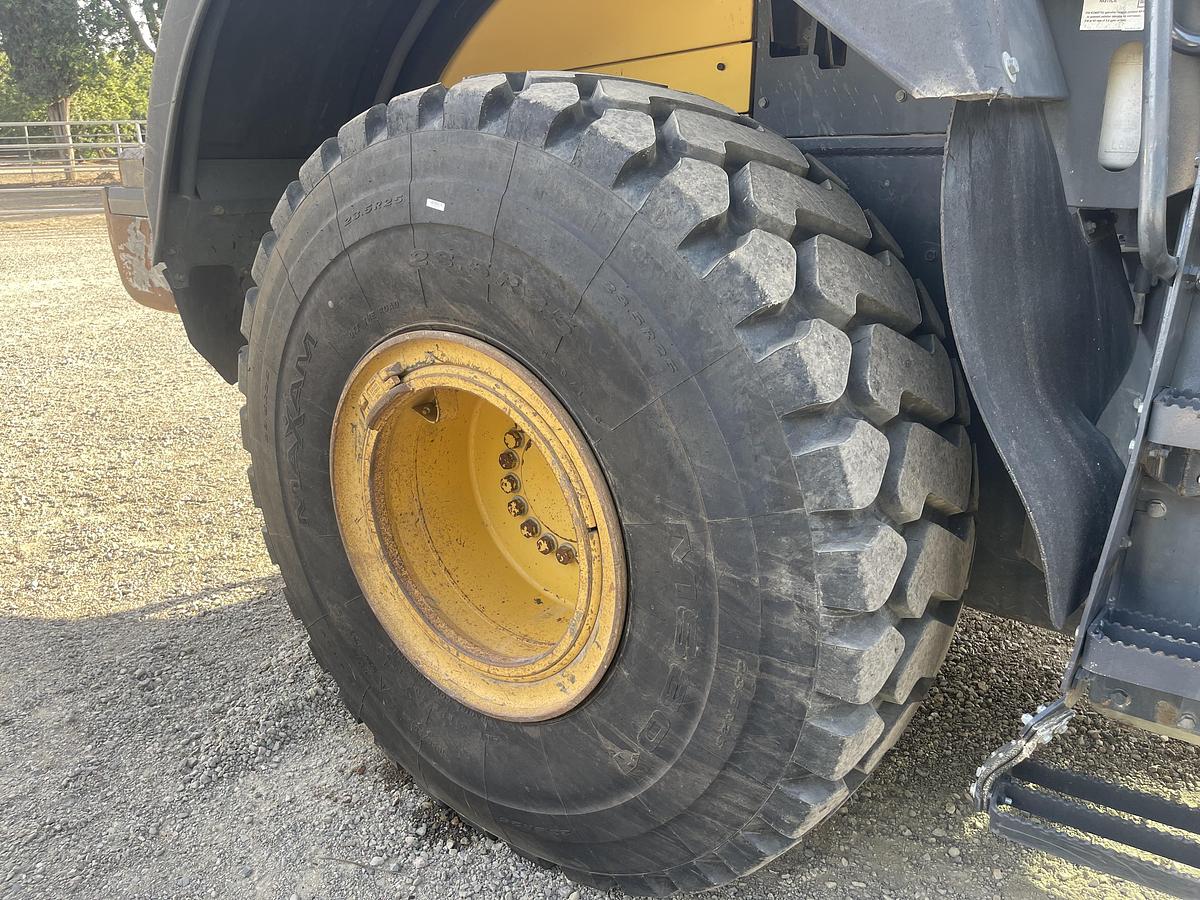 Used 2018 Komatsu WA380-8
