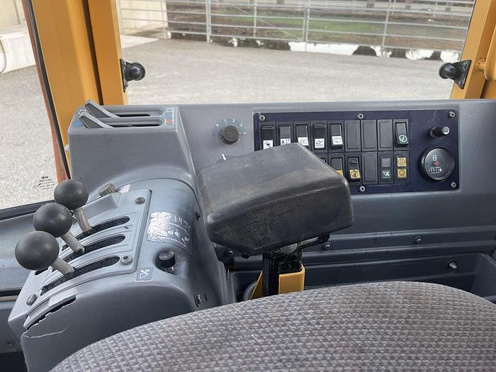 Used 1994 Volvo L50B