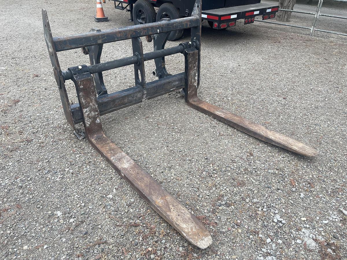 Used 2018 JRB Heavy Duty 60" Forks