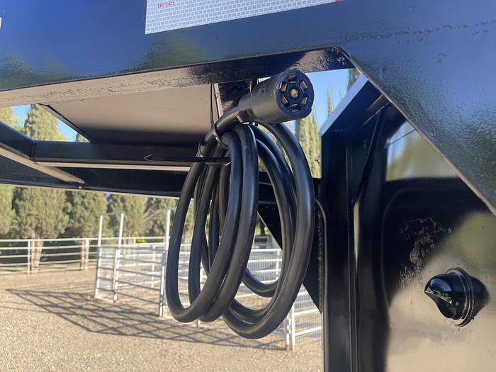 Used 2023 Custom Gooseneck Service Utility Weld