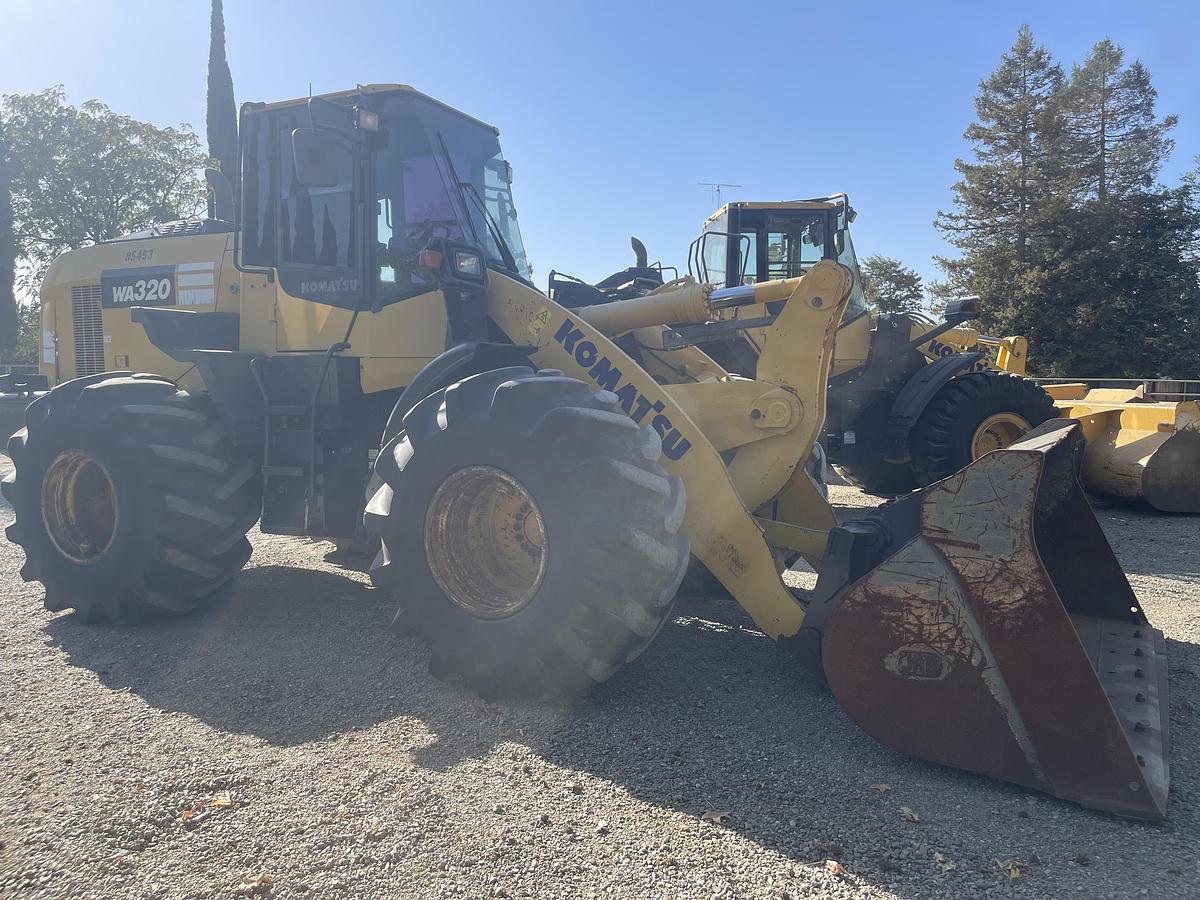 Used 2018 Komatsu WA320-8