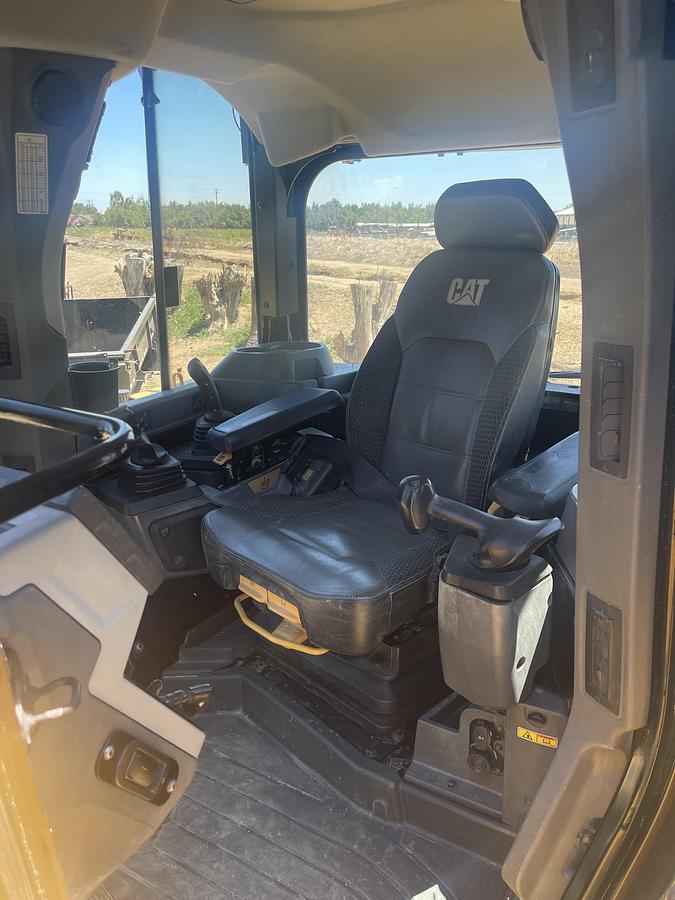 Used 2020 Cat D6