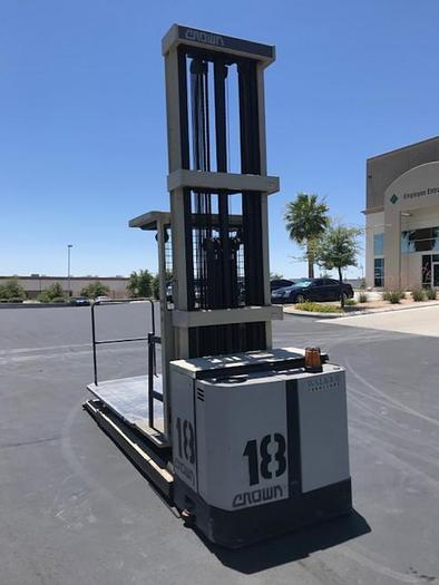 Used 1999 Crown 30SP48TT Furniture Picker