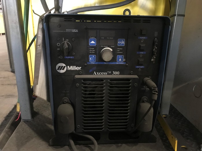 Used MOTOMAN MA1400 ROBOTIC MIG WELDING CELL WITH A/B INDEXER & DX 100 CONTROLS