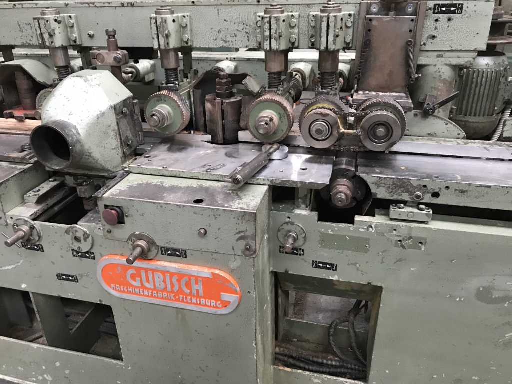 Usato Scorniciatrice marca Gubish attrezzata per pezzi tondi da 34,50mm (completa di utensili per altri diametri di pezzi tondi)